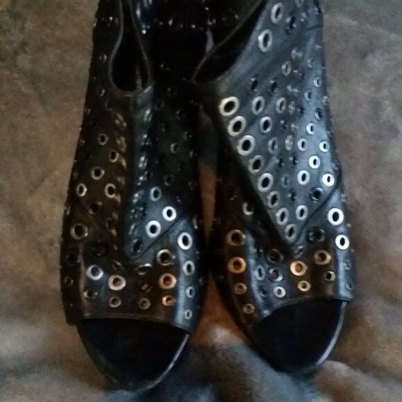 BCBGMAXAZRIA Lange Grommet Peep Toe Bootie in black leather. - Picture 2 of 4